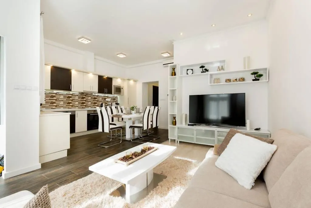 Eiffel Palace Luxury Dream Home 1 Budapest