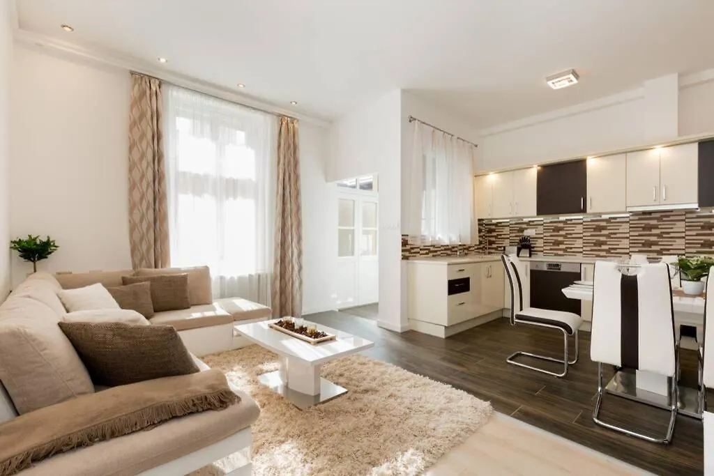 Eiffel Palace Luxury Dream Home 1 Budapest