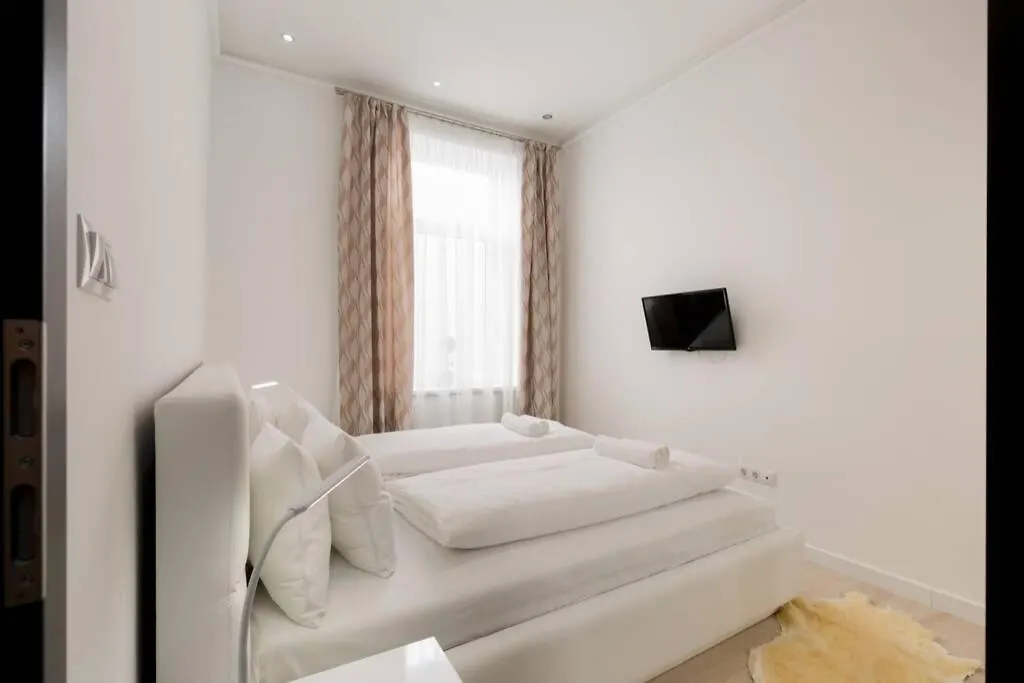 Eiffel Palace Luxury Dream Home 1 Budapest Apartment