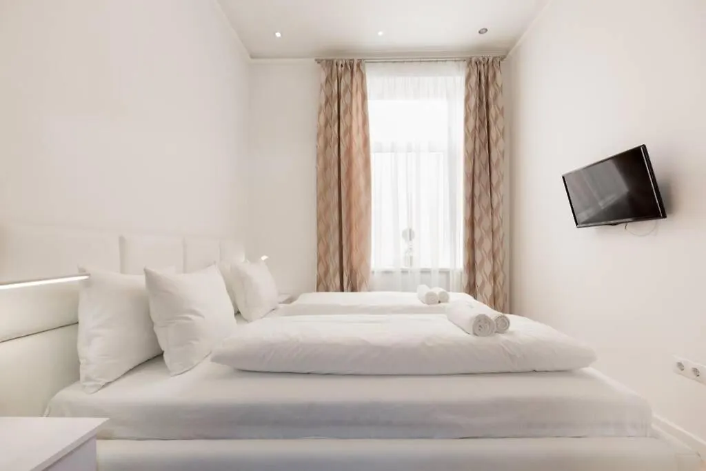 Eiffel Palace Luxury Dream Home 1 Budapest 0*,  Hungary